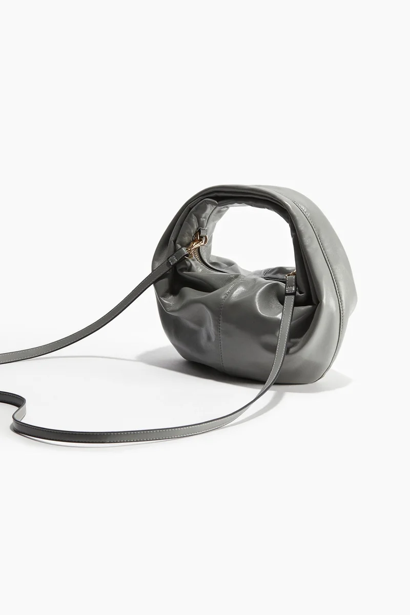 اتش اند ام حقيبة كروس بودي دائرية